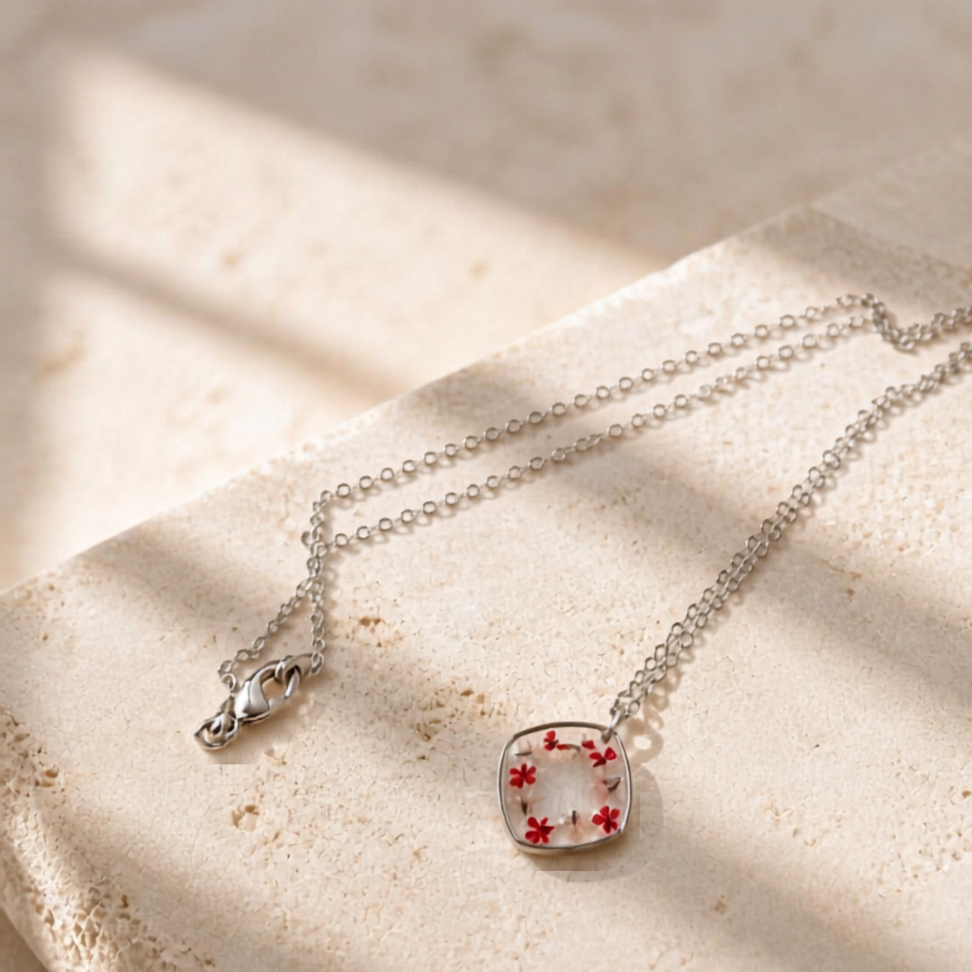 Florève necklace/ Blush box petal - Anti-tarnish box with silver chain