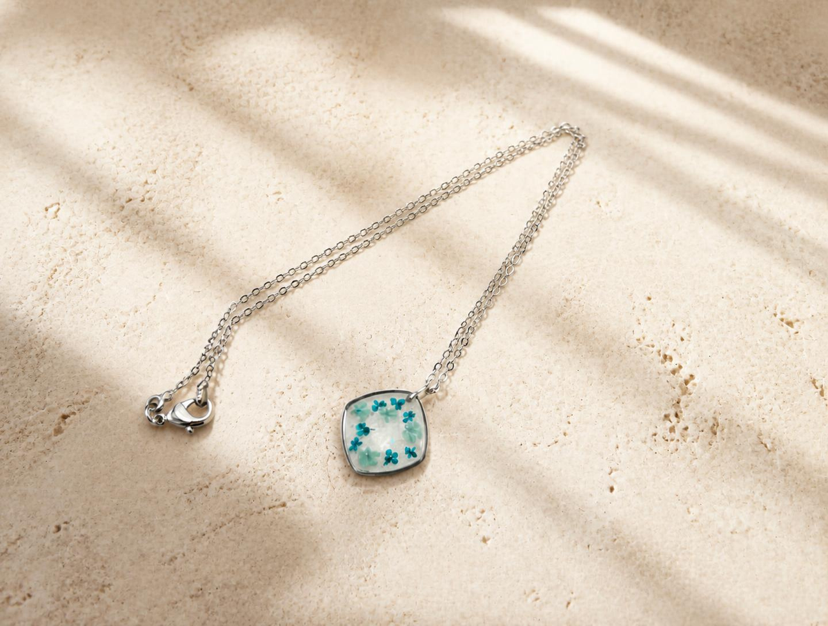 Florève necklace/Blue box petal - Anti-tarnish box pendant with silver chain