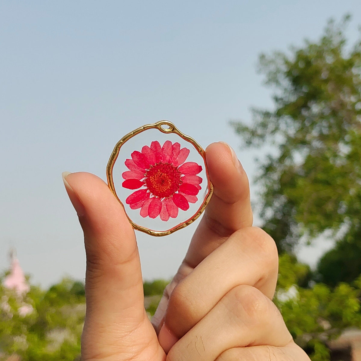 Florève necklace/Blush daisy - Anti-tarnish circle pendant with golden chain