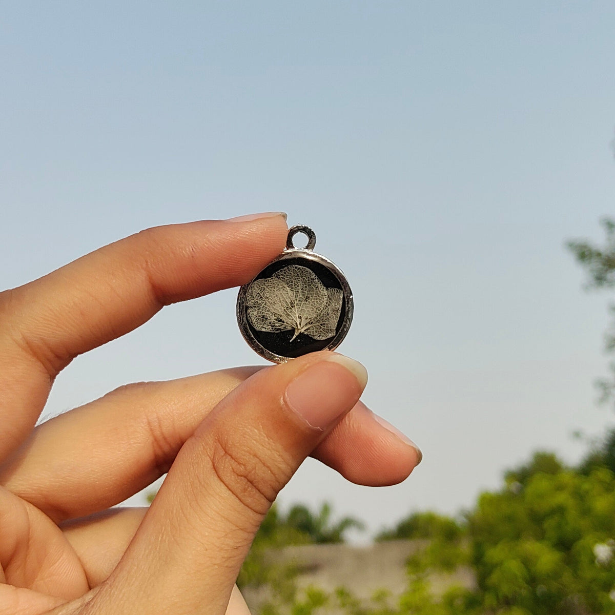 Florève necklace/Blacky hydrangea hax