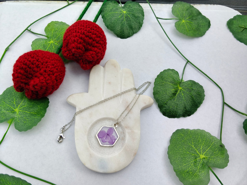 Florève necklace/ Hydrangea hax - Anti-tarnish hexagon pendant with silver chain