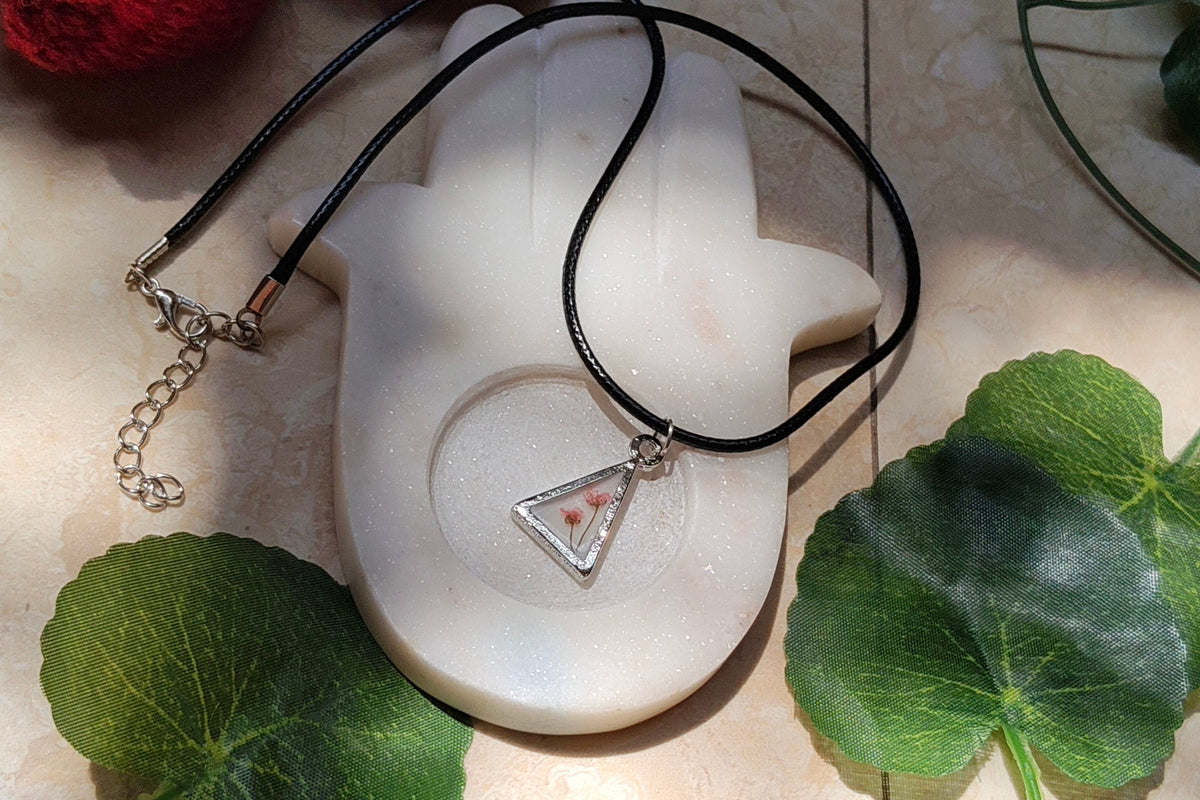 Florève necklace/Rosebud triangle